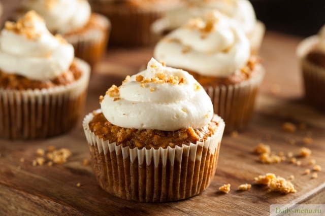 Морковные кексы с сырно-сливочным кремом