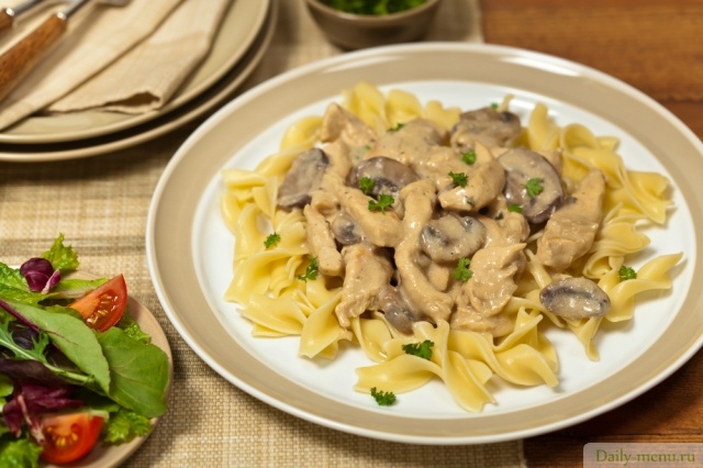 Бефстроганов с курицей