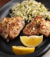 Ароматная курица с чесноком и лавровым листом в мультиварке