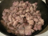 Тушеная свинина с репчатым луком